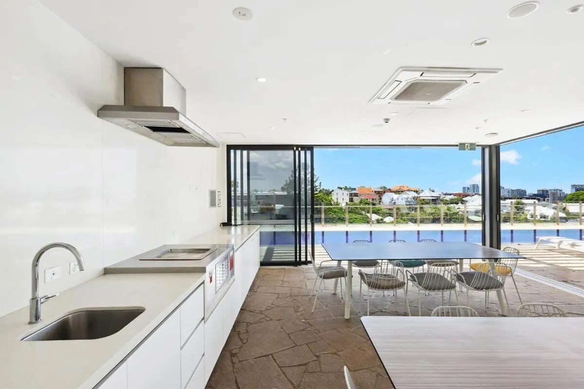 Stunning 1-Bed By Victoria Park With Pool & Gym Apartment Brisbane